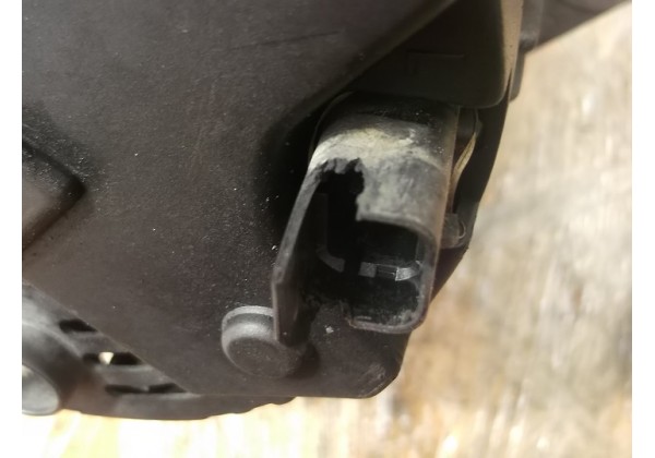 Генератор, (Valeo 120 А, 14 В), Renault SCENIC, CLIO II, ESPACE III, KANGOO, LAGUNA I, MASTER II, MEGANE I, 8200128426, 2542645A